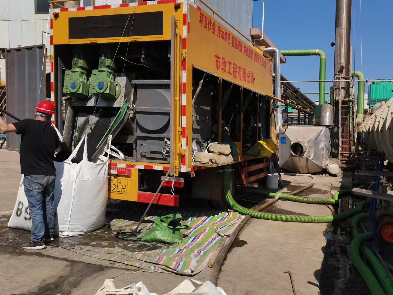 建华淤泥压干处理